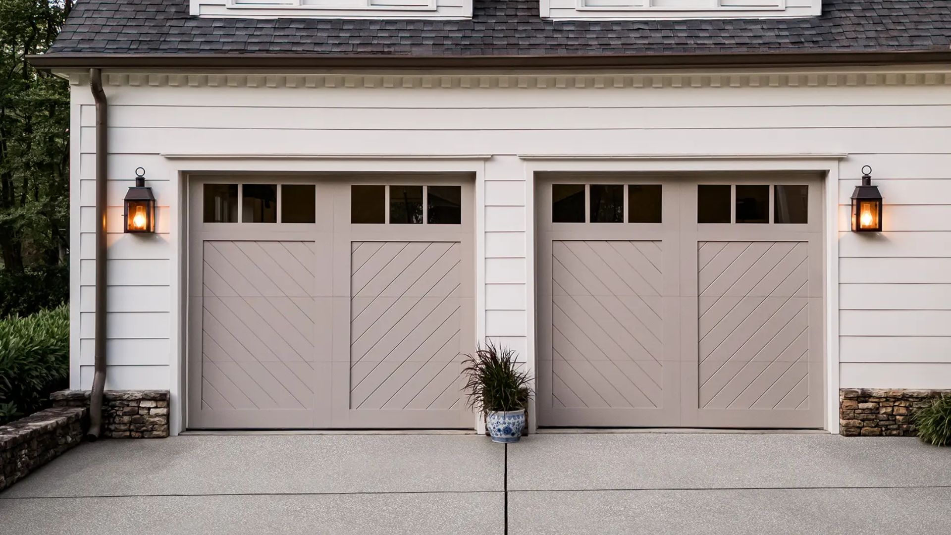 Canyon Ridge® Chevron Clopay Garage Door